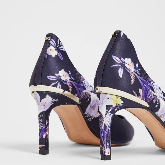 🍒NIB🍒 TED BAKER SATIN NAVY FLORAL HEELS - Picture 2 of 11
